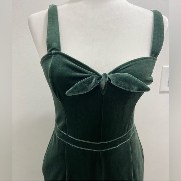 ✨ Abercrombie & Fitch ✨ NWT Green Velvet Jumpsuit Size Small - Picture 5 of 9